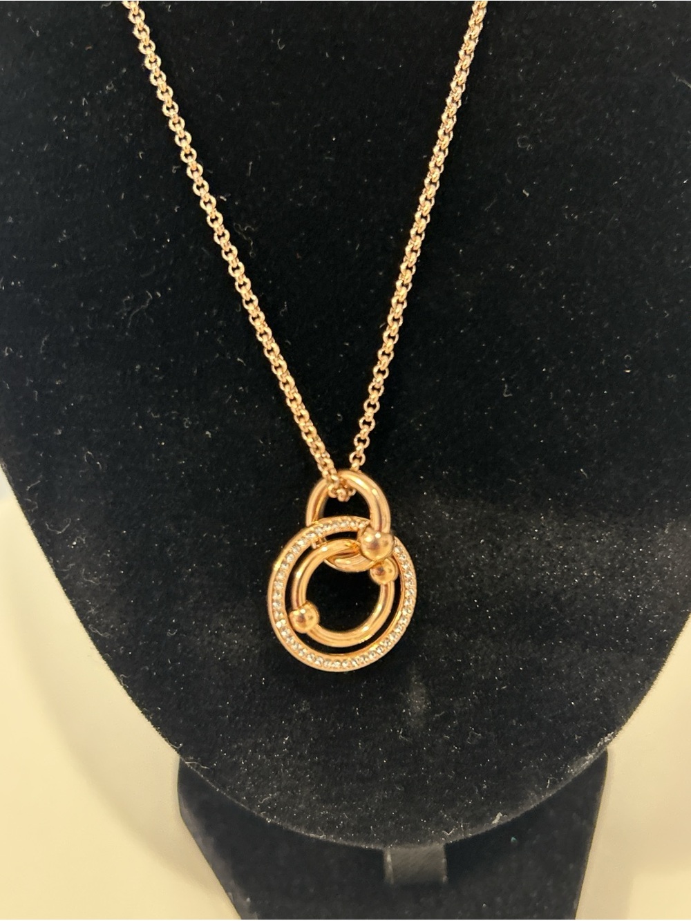 Interlocking Circle Pendant Necklace in Rose Gold - Women Jewelry